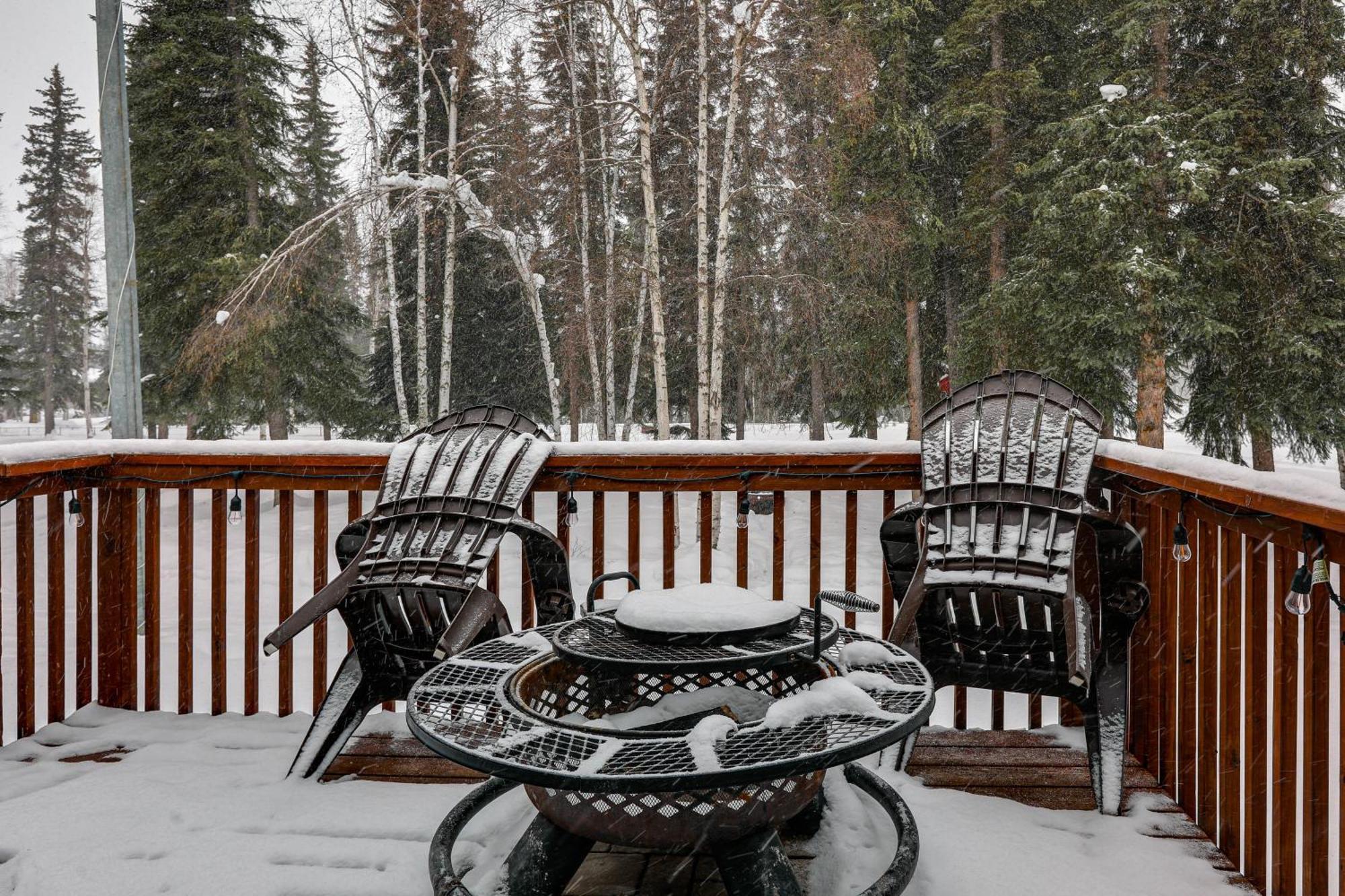 North Pole Escape With Deck And Aurora Lights Views! Villa Buitenkant foto
